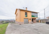 Xalet independent amb terreny en venda a la España, Oviedo, ref.: TR374340 foto