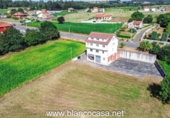 Xalet independent amb terreny en venda a la España, Carballo, ref.: TR168771 foto