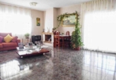 Chalet independiente con terreno en venta en la España, la Bisbal del Penedès, ref: TR354081 foto