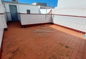 Дом с участком на продажу в городе Lucena Фото