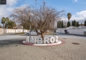 Дом с участком на продажу в городе Ambroz Фото