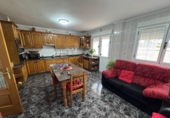 Chalet independiente con terreno en venta en la España, Ponferrada, ref: TR371770 foto