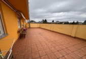 Chalet independiente con terreno en venta en la España, Ponferrada, ref: TR371770 foto