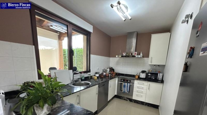 Леон - Ponferrada - 5725m2