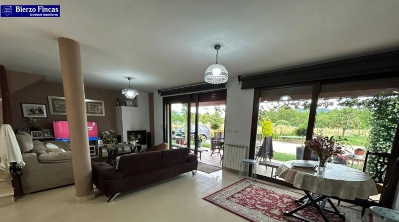 Леон - Ponferrada - 5725m2