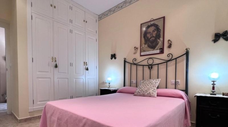 Badajoz - Medellín - 2230m2