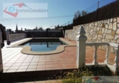 Chalet independiente con terreno en venta en la España, Cáceres, ref: TR143526 foto