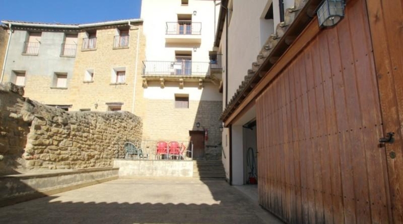 Zaragoza - Uncastillo - 618m2