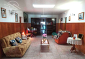Отдельно стоящий дом с участком на продажу в городе San Bartolomé de Tirajana Фото