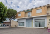 Chalet independiente con terreno en venta en la España, Sariñena, ref: TR311270 foto