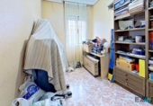 Отдельно стоящий дом с участком на продажу в городе Парла Фото