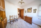 Chalet independiente con terreno en venta en la España, La Zubia, ref: TR348612 foto