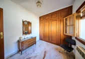 Chalet independiente con terreno en venta en la España, La Zubia, ref: TR348612 foto