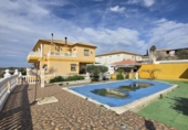 Chalet independiente con terreno en venta en la España, Jaén, ref: TR381375 foto