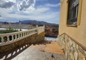 Chalet independiente con terreno en venta en la España, Jaén, ref: TR381375 foto