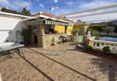 Chalet independiente con terreno en venta en la España, Jaén, ref: TR381375 foto