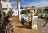 Chalet independiente con terreno en venta en la España, Jaén, ref: TR381375 foto