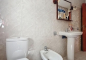 Отдельно стоящий дом с участком на продажу в городе Padul Фото