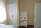 Отдельно стоящий дом с участком на продажу в городе Alcalá de Guadaíra Фото