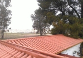 Отдельно стоящий дом с участком на продажу в городе Alcalá de Guadaíra Фото