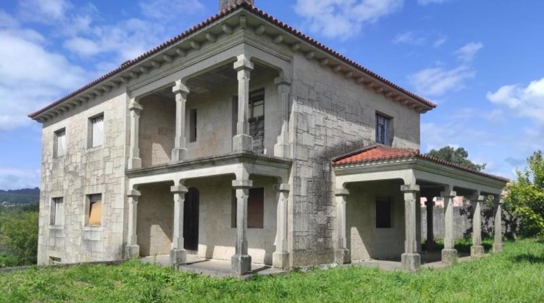 La Coruña - Santiago de Compostela - 1171m2