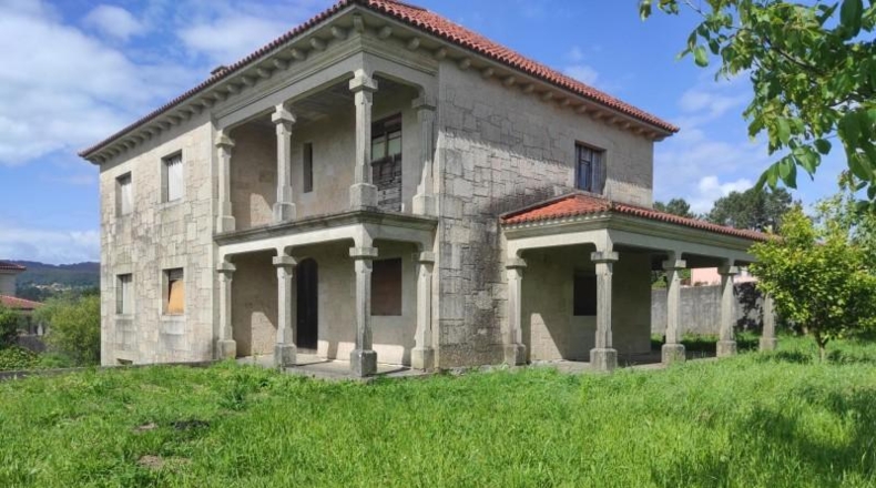 La Coruña - Santiago de Compostela - 1171m2