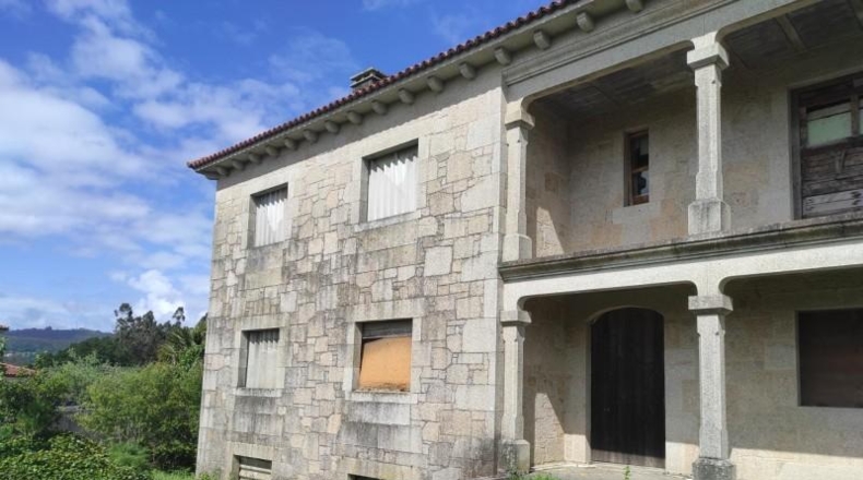La Coruña - Santiago de Compostela - 1171m2