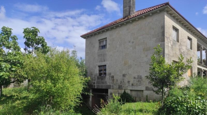 La Coruña - Santiago de Compostela - 1171m2