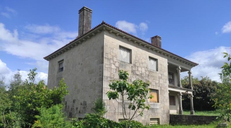 La Coruña - Santiago de Compostela - 1171m2