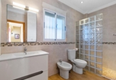 Chalet independiente con terreno en venta en la España, Orihuela, ref: TR375130 foto