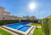 Chalet independiente con terreno en venta en la España, Orihuela, ref: TR375130 foto