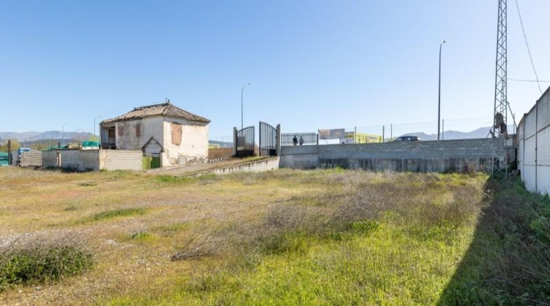 Гранада - La Zubia - 2420m2