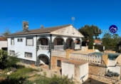 Xalet independent amb terreny en venda a la España, la Pobla de Vallbona, ref.: TR289187 foto