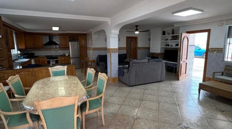 Valencia - Picasent - 1100m2