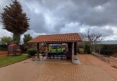 Chalet independiente con terreno en venta en la España, Valverde de la Virgen, ref: TR281864 foto
