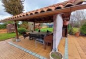 Chalet independiente con terreno en venta en la España, Valverde de la Virgen, ref: TR281864 foto