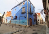 Дом с участком на продажу в городе el Vendrell Фото