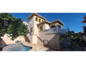 Chalet independiente con terreno en venta en la España, Orihuela, ref: TR241313 foto