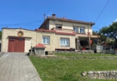 Отдельно стоящий дом с участком на продажу в городе Сантандер Фото