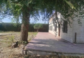 Загородный дом с участком на продажу в городе Fuente Vaqueros Фото