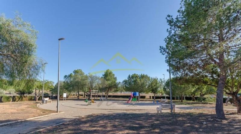 València - Puebla de Vallbona - 2088m2
