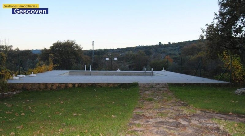 Cáceres - Valencia de Alcántara - 2500m2