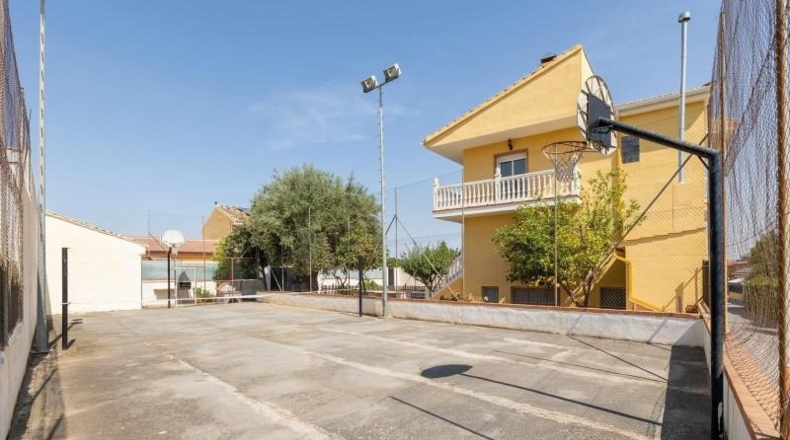 Гранада - Ogíjares - 701m2