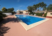 Chalet independiente con terreno en venta en la España, Crevillente, ref: TR151045 foto