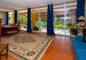 Chalet independiente con terreno en venta en la España, Badajoz, ref: TR325810 foto