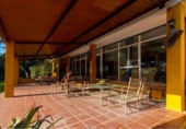 Chalet independiente con terreno en venta en la España, Badajoz, ref: TR325810 foto