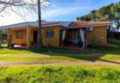 Chalet independiente con terreno en venta en la España, Badajoz, ref: TR325810 foto
