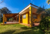 Chalet independiente con terreno en venta en la España, Badajoz, ref: TR325810 foto