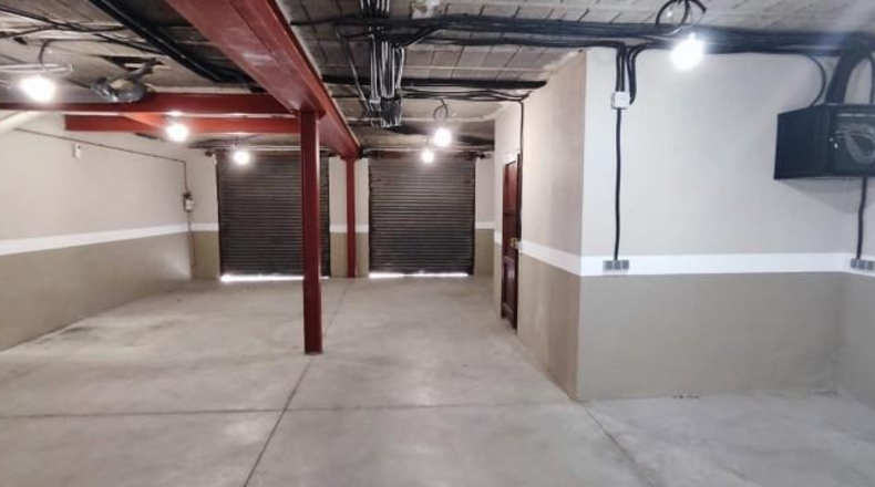 Barcelona - Sant Hipòlit de Voltregà - 410m2