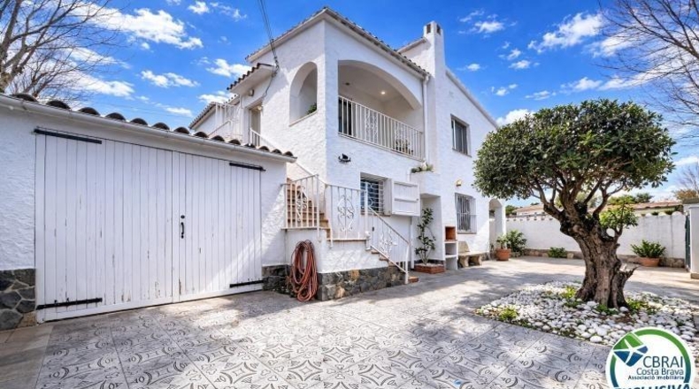 Жирона - Empuriabrava - 195m2
